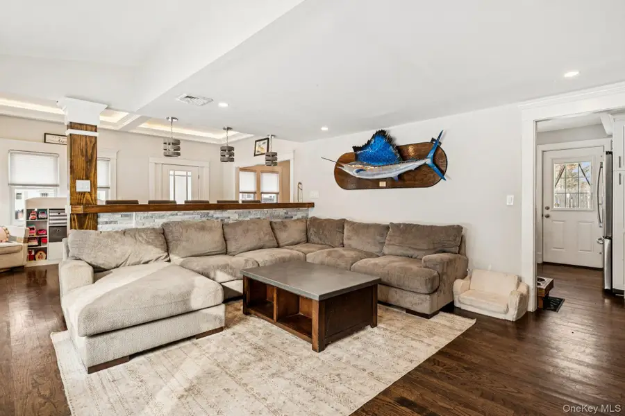 2 Oak Street, Smithtown, NY 11787 - Image #3