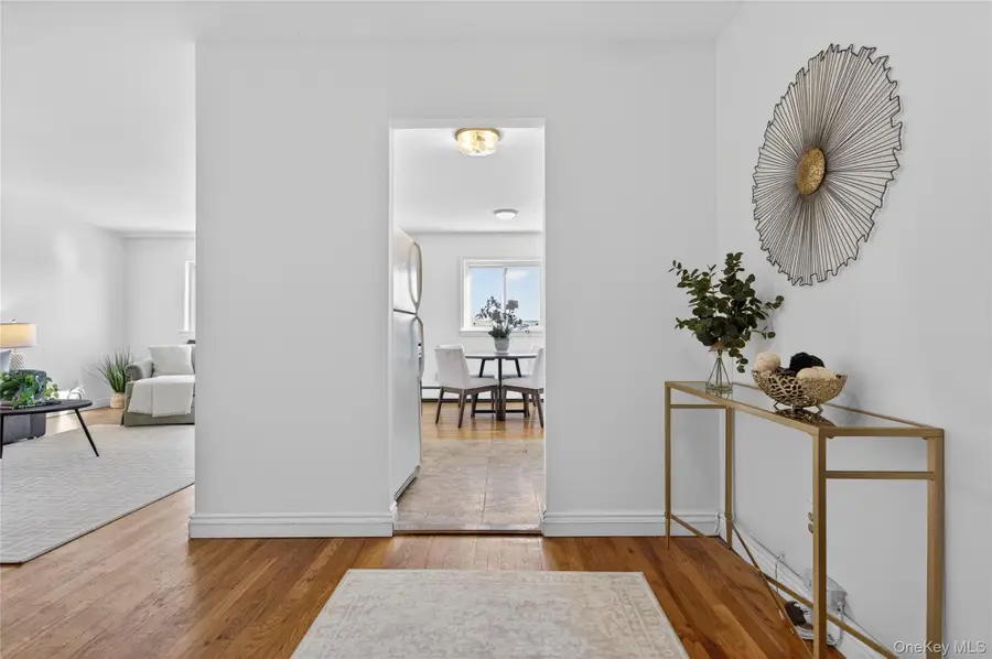 1 Toms Point Lane #apt C Building 1, Port Washington, NY 11050 - #3