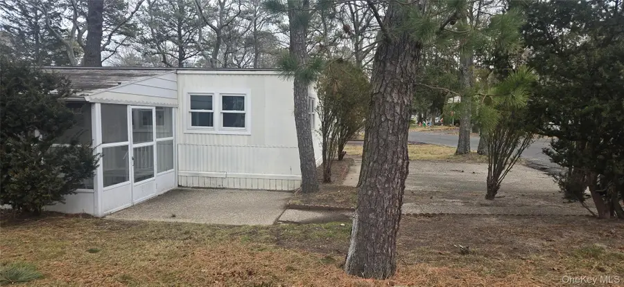 525 Riverleigh Ave Unit 116, Riverhead, NY 11901 - Image #2