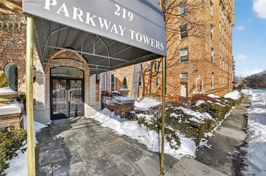219 Bronx River Road #4N, Yonkers, NY 10704 - Image #2