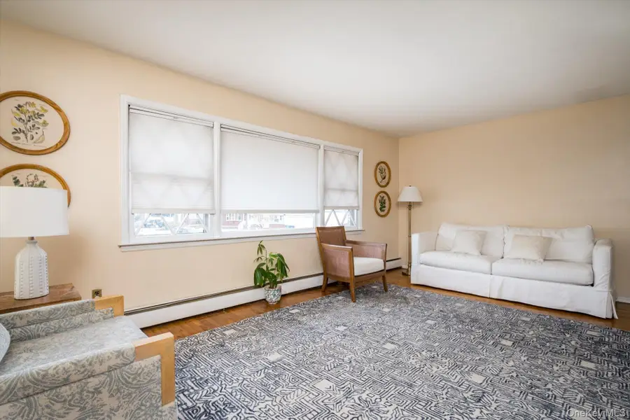 7 Stein Street, Valley Stream, NY 11580 - #3