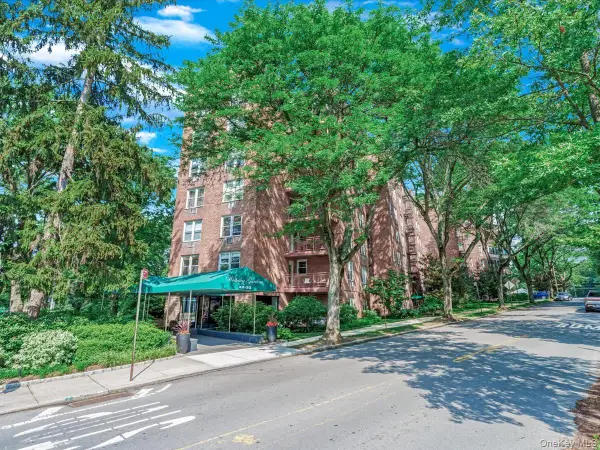42-30 Douglaston Parkway #2P, Douglaston, NY 11363