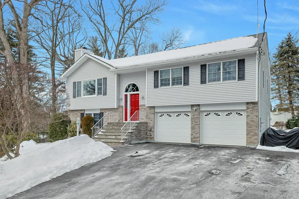 31 W Linwood Street, Valhalla, NY 10595 - #1