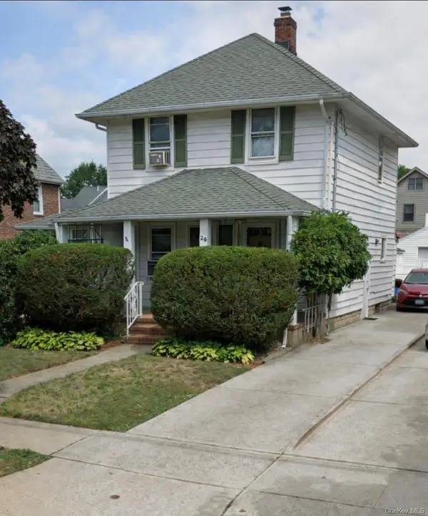 25 Raymond Street, Rockville Centre, NY 11570