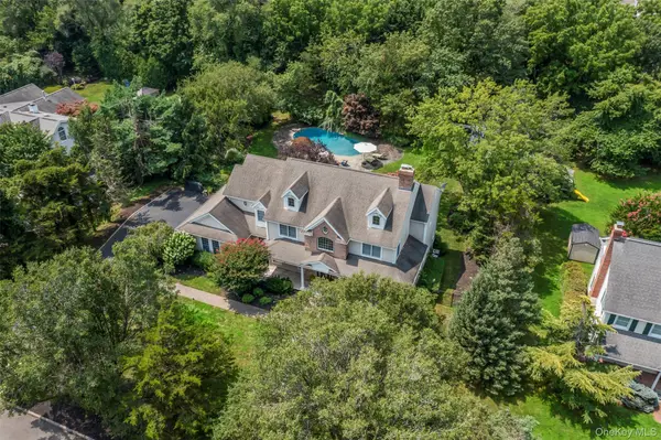 4 Daniel Way, Setauket, NY 11733