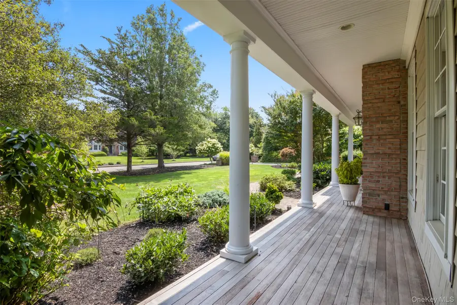 4 Daniel Way, Setauket, NY 11733 - #3