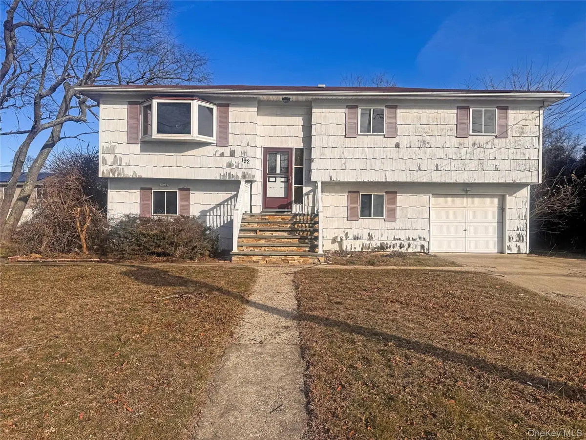 192 Ferraris Street, Copiague, NY 11726 - Image #1