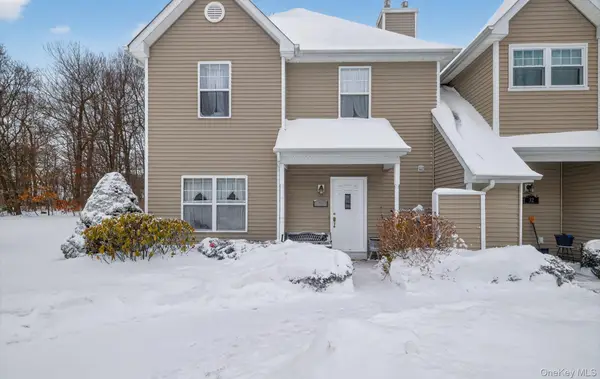 31 Daremy Circle, Medford, NY 11763