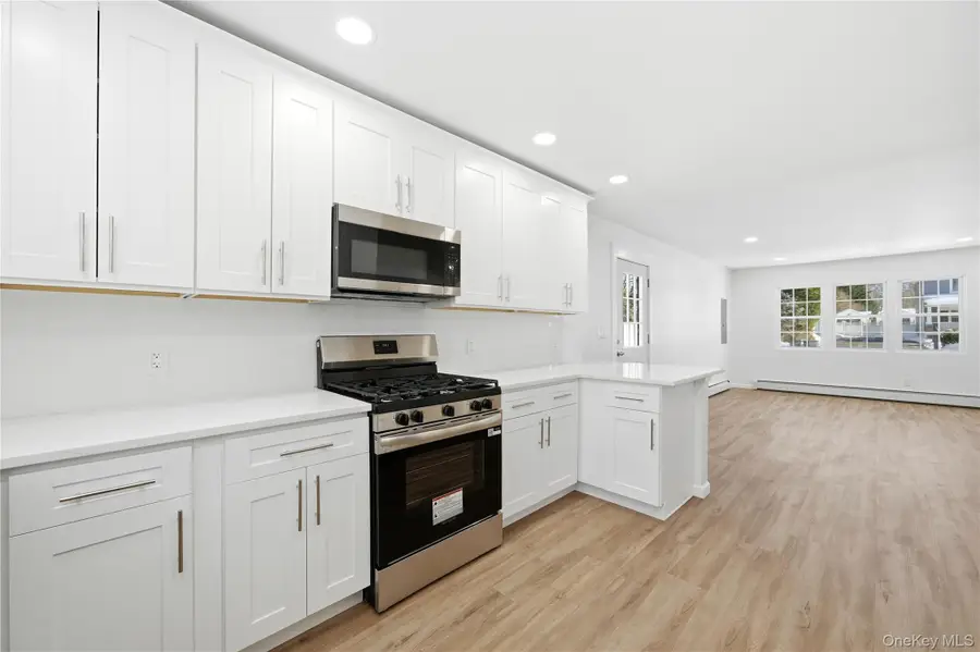 138 Calvert Avenue, Ronkonkoma, NY 11779 - Image #3