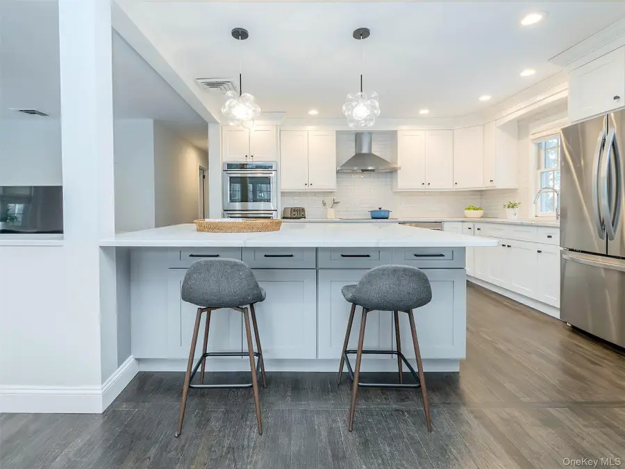 16 Underhill Road, Glen Head, NY 11545 - Image #2