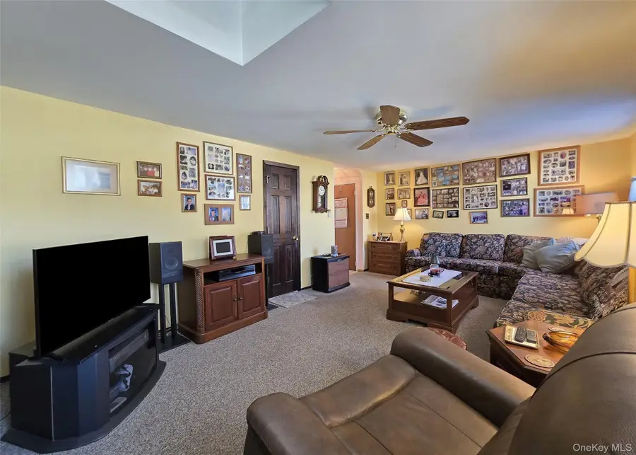 15 Mountain Street, Ronkonkoma, NY 11779 - Image #3