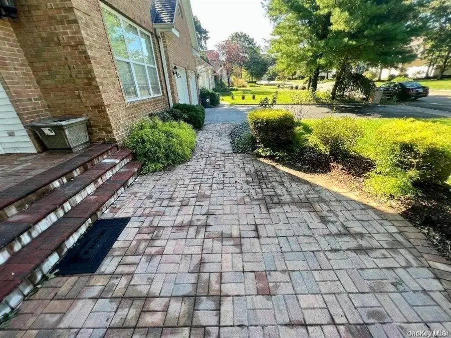 39 Independence Way, Miller Place, NY 11764 - Image #3