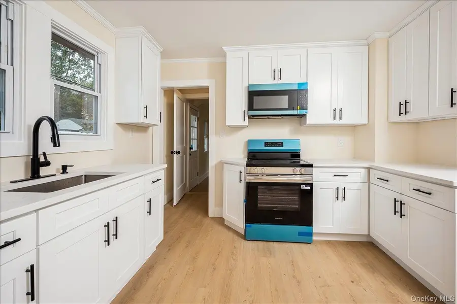 9 Greenbush Drive, Poughkeepsie, NY 12601 - Image #2