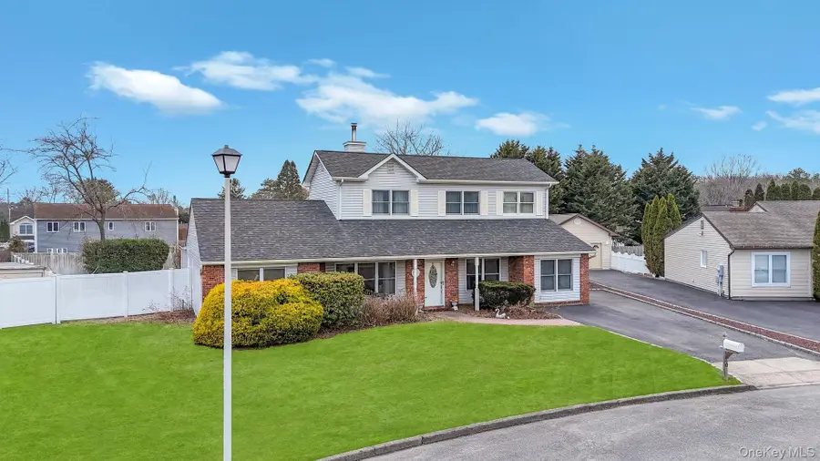 40 Sequoia Way, Holbrook, NY 11741 - #2