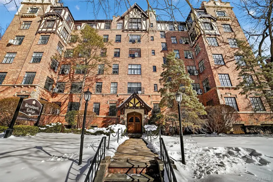 292 Main Street #6A, White Plains, NY 10601 - #3