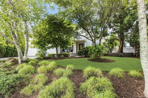 10 Shady View Crossing, Manorville, NY 11949