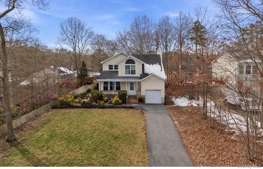 134 W Yaphank Road, Coram, NY 11727 - Image #2