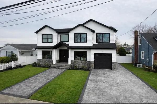 3860 Hudson Avenue, Seaford, NY 11783