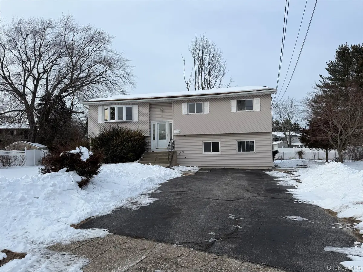 11 Mel Court, Bay Shore, NY 11706 - #1
