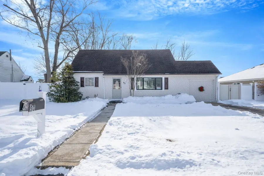 90 Winchester Drive, Lindenhurst, NY 11757 - Image #2