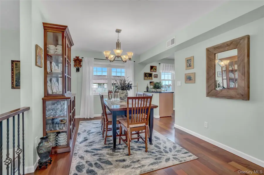 219 Mariners Way, Copiague, NY 11726 - Image #3