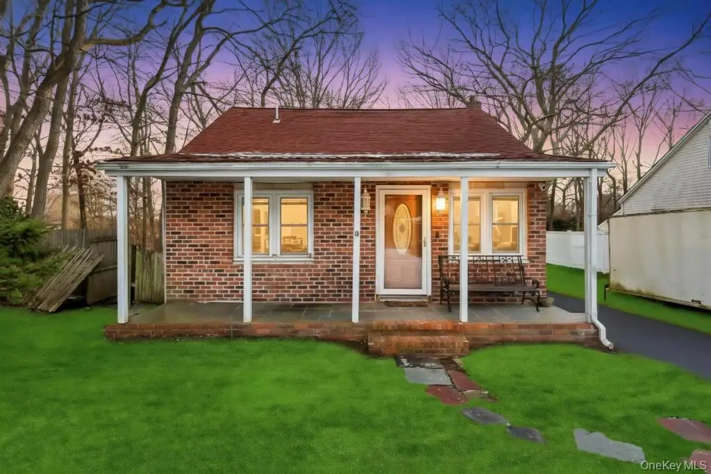 260 Springdale Drive, Ronkonkoma, NY 11779 - Image #1