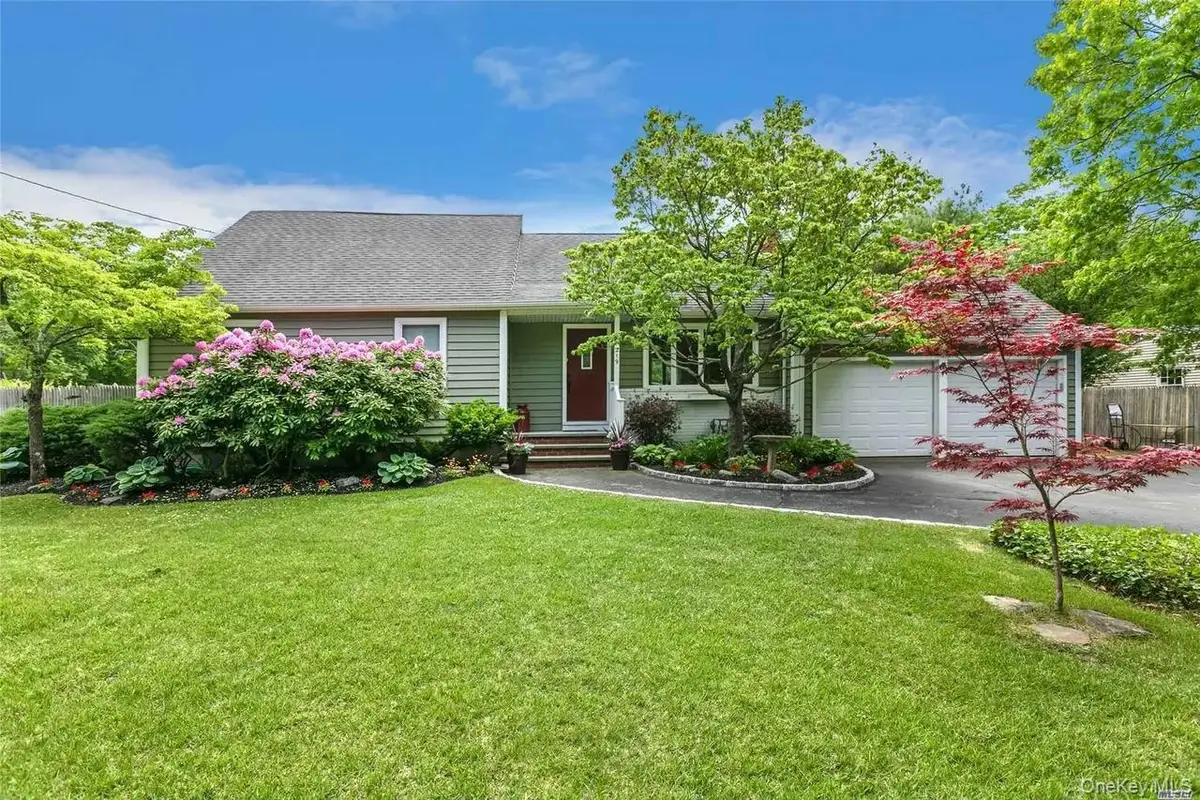 219 Pond Road, Bohemia, NY 11716 - #1