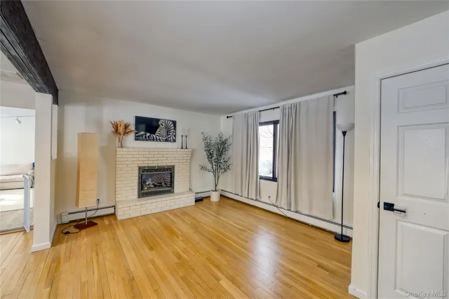 219 Pond Road, Bohemia, NY 11716 - #2