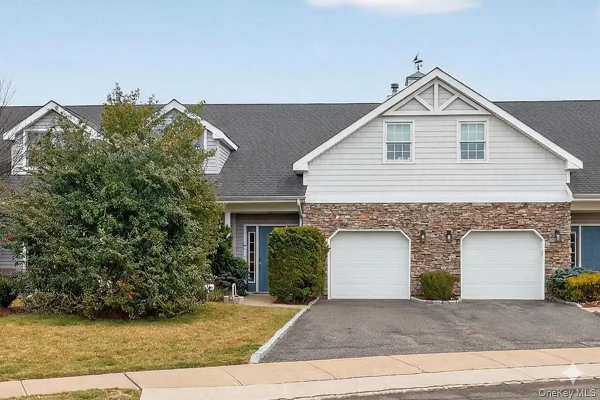 14 Miro Place, Port Washington, NY 11050 - #1