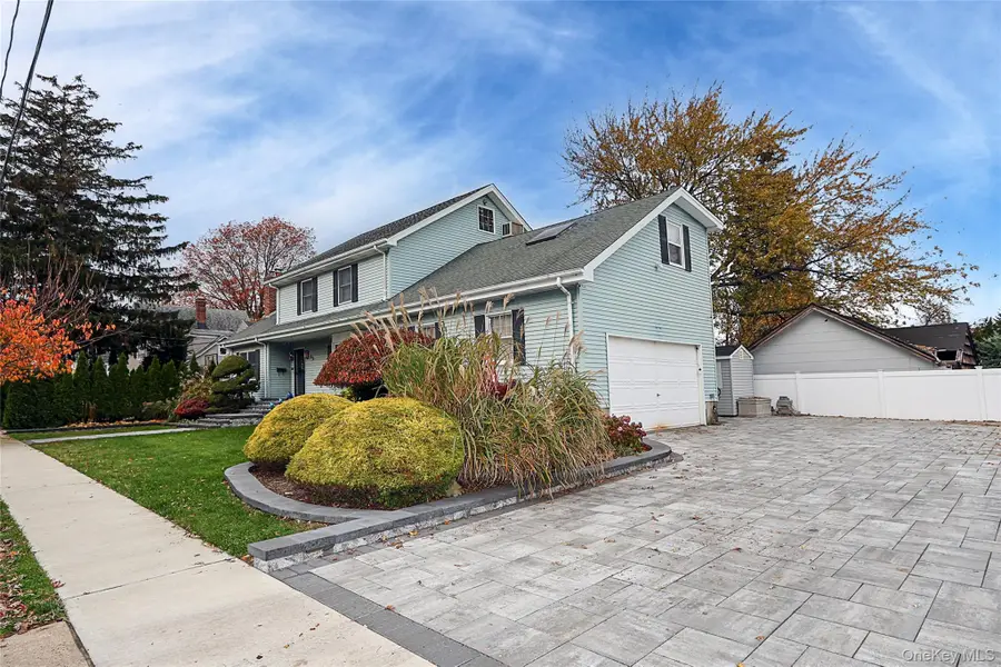 25 Centre Street, Lynbrook, NY 11563 - #2
