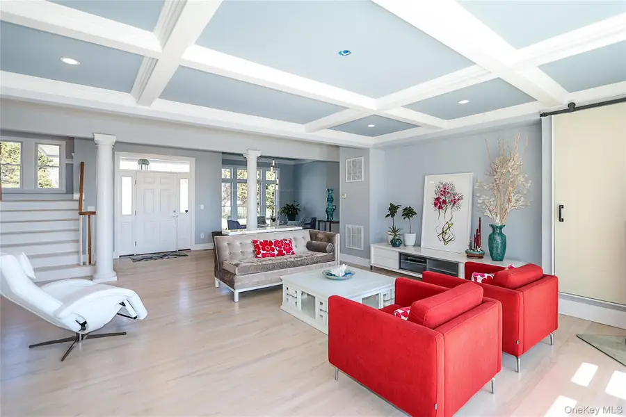 14 S Country Road, Westhampton, NY 11977 - #3