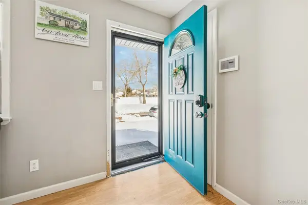 18 W Court Drive, Centereach, NY 11720