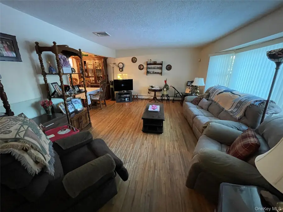 1286 America Avenue, West Babylon, NY 11704 - Image #2