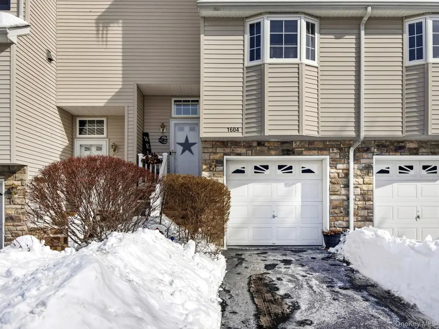 1604 Pondview Loop, Wappingers Falls, NY 12590 - #3