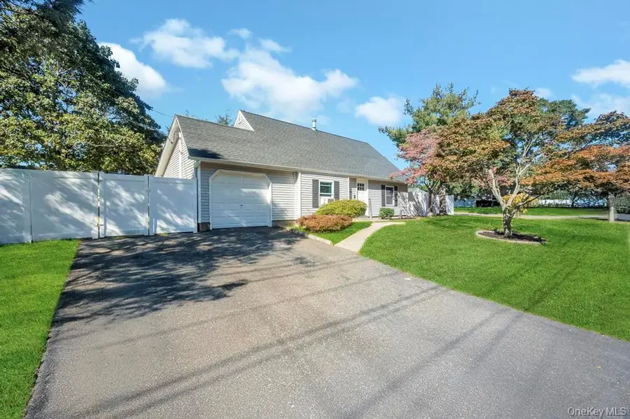 382 Boyle Road, Selden, NY 11784 - Image #3