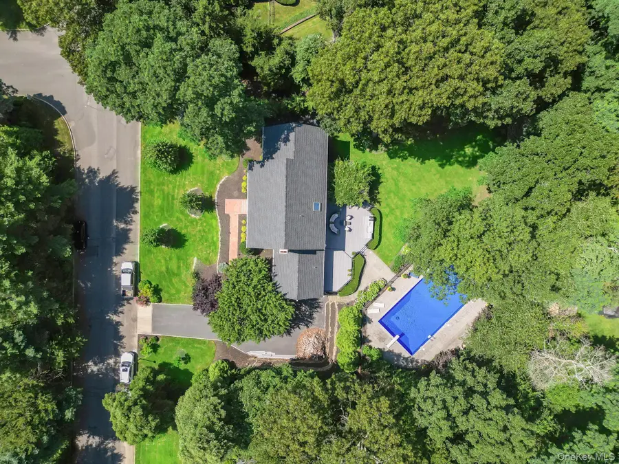 9 Maureen Drive, Mount Sinai, NY 11766 - Image #2