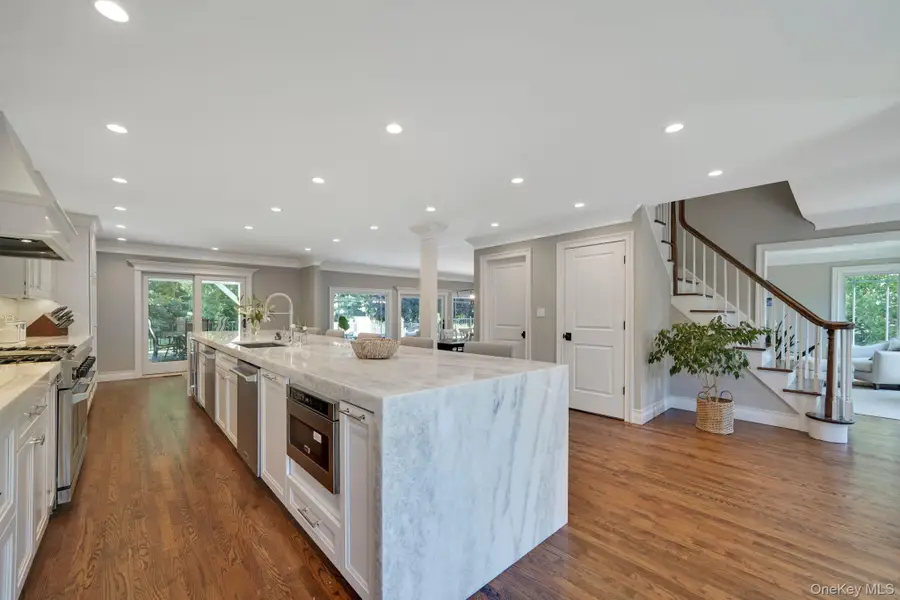 9 Maureen Drive, Mount Sinai, NY 11766 - Image #3