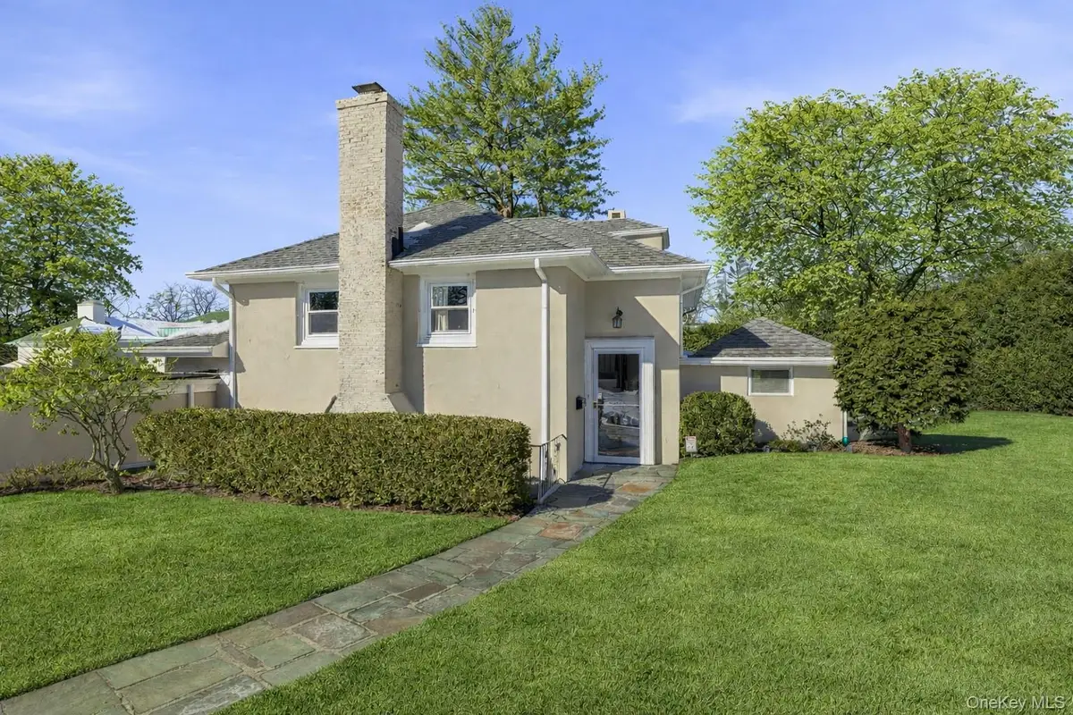 4 Dupont Avenue, White Plains, NY 10605 - #1