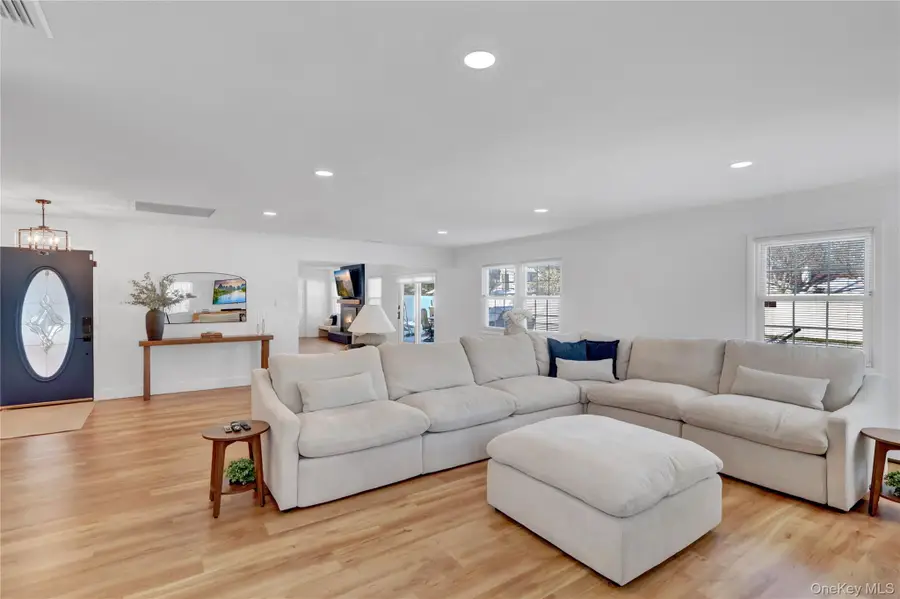 15 Whitmore Lane, Coram, NY 11727 - Image #3