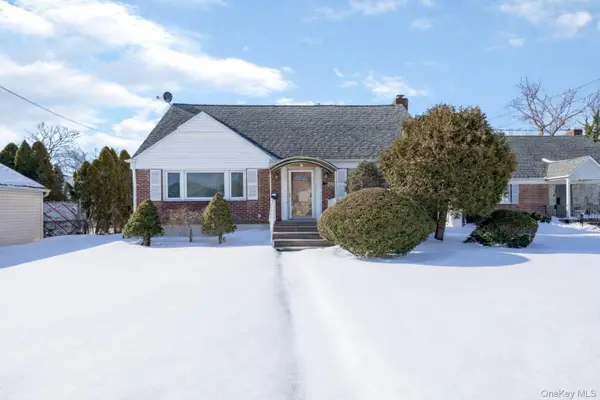 1987 Lakeville Road, New Hyde Park, NY 11040