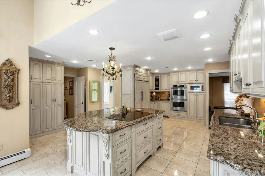 7 Albertson Lane, Old Westbury, NY 11568 - #2