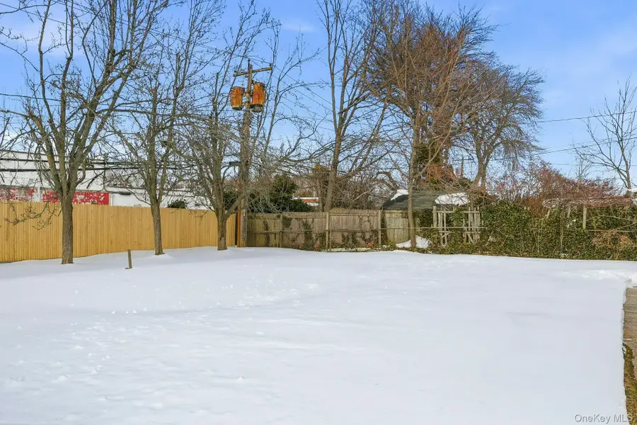 23 Elm Drive W, Levittown, NY 11756 - #3