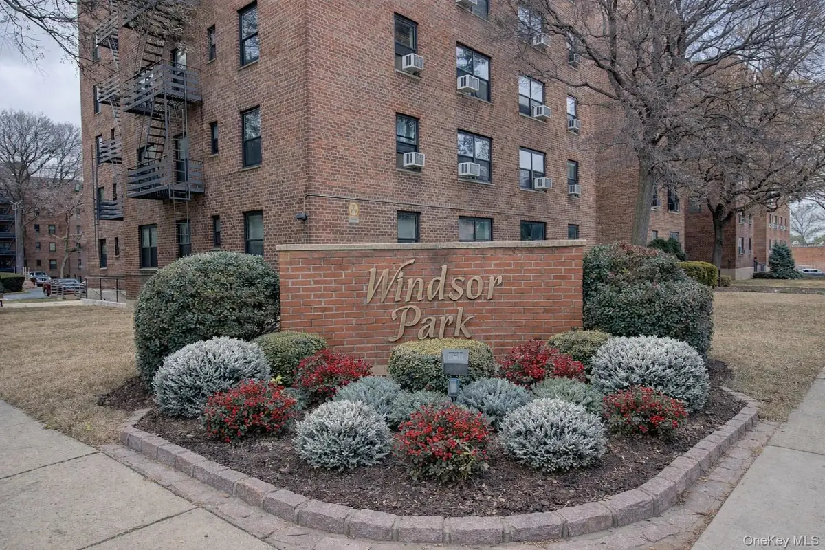 211-02 73rd Avenue #6P, Oakland Gardens, NY 11364 - Image #1