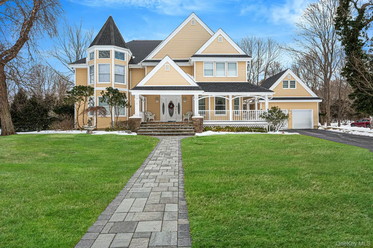 3 Moss Creek Lane, East Patchogue, NY 11772 - #1