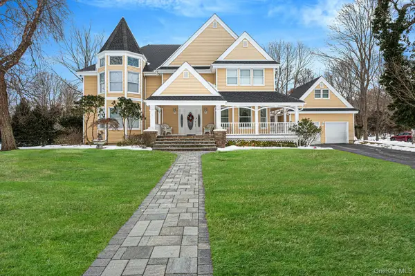 3 Moss Creek Lane, East Patchogue, NY 11772