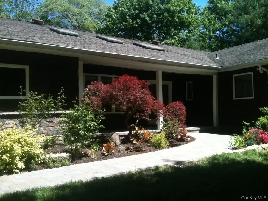 5 Mannetto Hill Road, Huntington, NY 11743 - #2