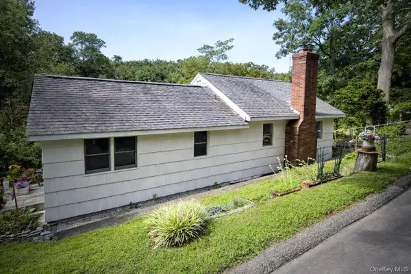 22 Hill Road, Saint James, NY 11780