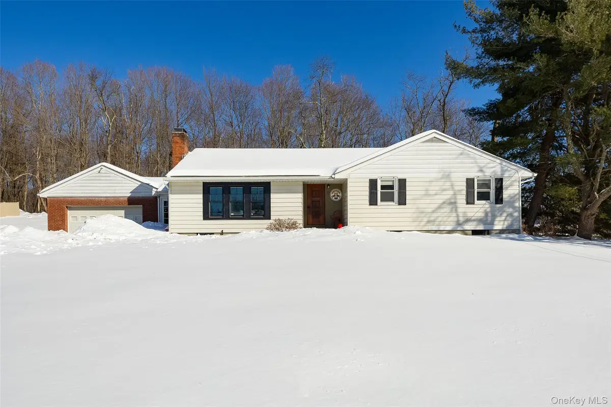 29 Mcallister Drive, Pleasant Valley, NY 12569 - Image #1