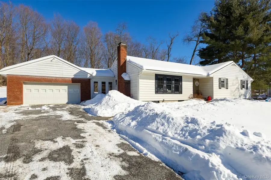 29 Mcallister Drive, Pleasant Valley, NY 12569 - Image #2