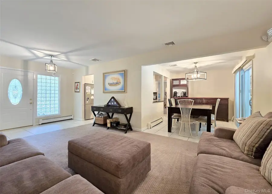 3 Ross Court, Manorville, NY 11949 - #3